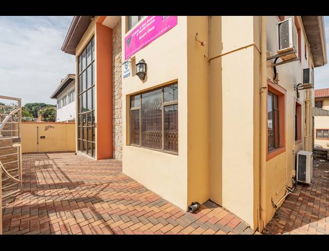 11 BEDROOM HOUSE FOR SALE IN WINDERMERE